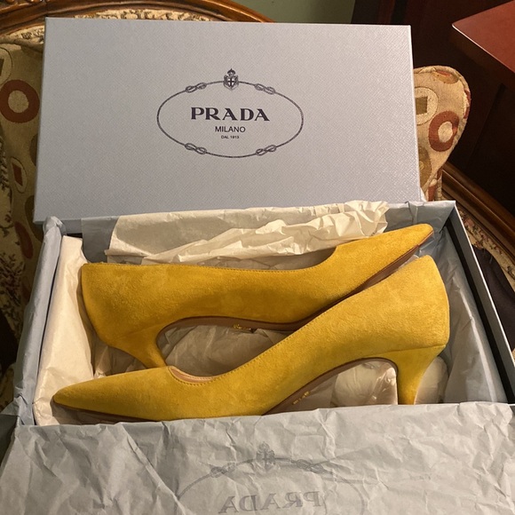 Yellow suede PRADA shoes , size 37, in the original box - Picture 4 of 15